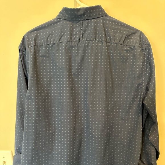 Men's Banana Republic Luxe Poplin Buttondown Navy w Paisley. Size Large - Picture 4 of 5